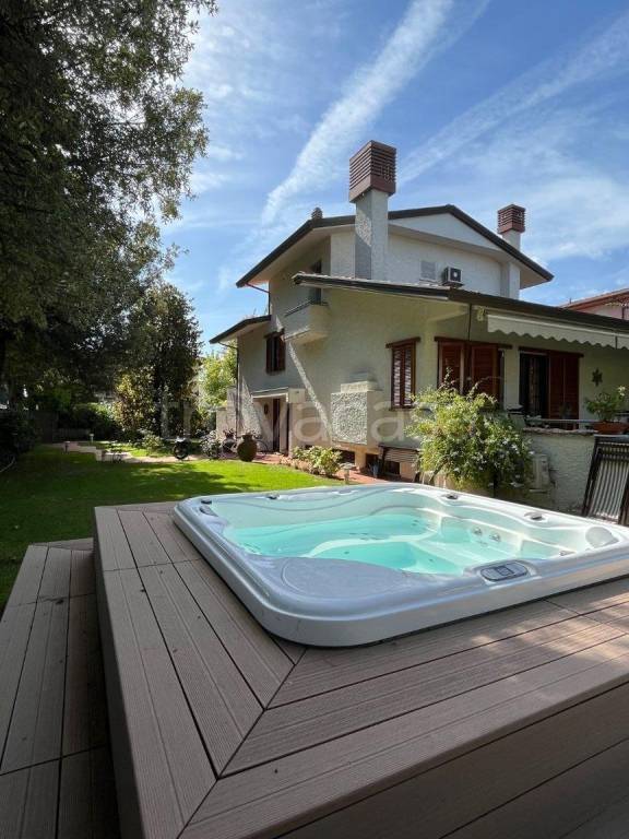casa indipendente in affitto a Forte dei Marmi