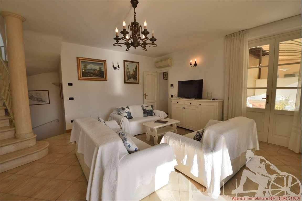 casa indipendente in affitto a Forte dei Marmi in zona Vittoria Apuana