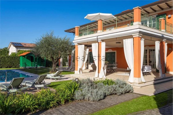 casa indipendente in affitto a Forte dei Marmi in zona Roma Imperiale