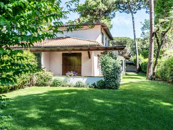 casa indipendente in affitto a Forte dei Marmi in zona Vittoria Apuana
