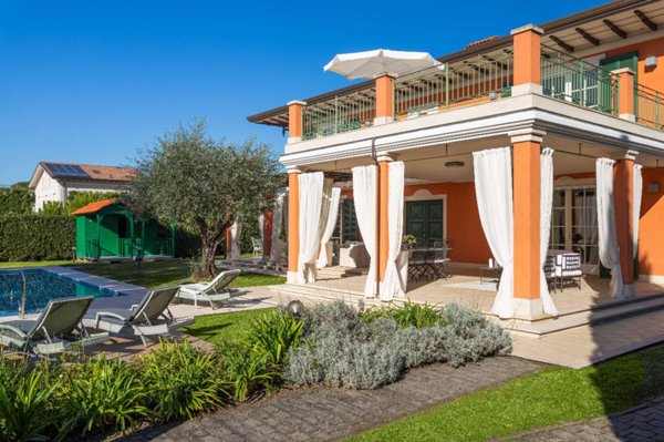 casa indipendente in affitto a Forte dei Marmi in zona Roma Imperiale