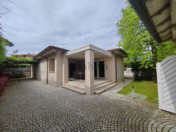 casa indipendente in affitto a Forte dei Marmi