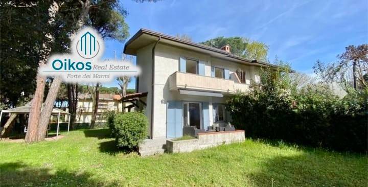 casa indipendente in affitto a Forte dei Marmi in zona Vittoria Apuana