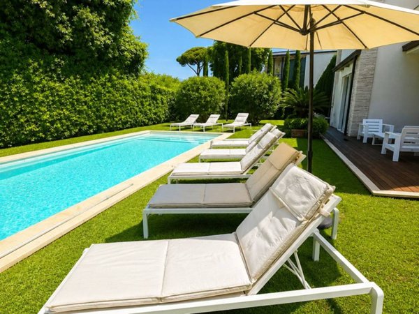 casa indipendente in affitto a Forte dei Marmi in zona Roma Imperiale
