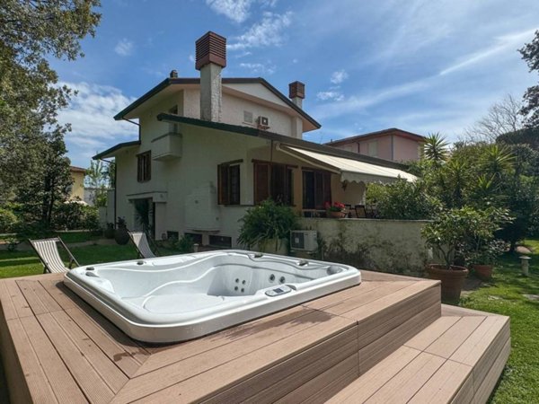 casa indipendente in affitto a Forte dei Marmi