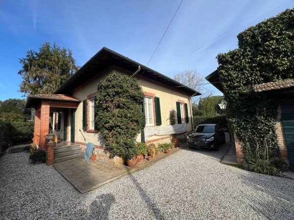 casa indipendente in affitto a Forte dei Marmi in zona Roma Imperiale