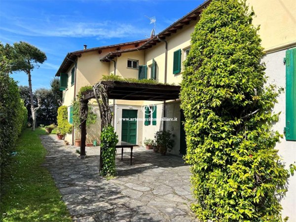 casa indipendente in affitto a Forte dei Marmi in zona Roma Imperiale