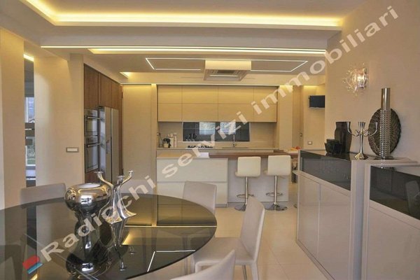 casa indipendente in affitto a Forte dei Marmi in zona Vittoria Apuana