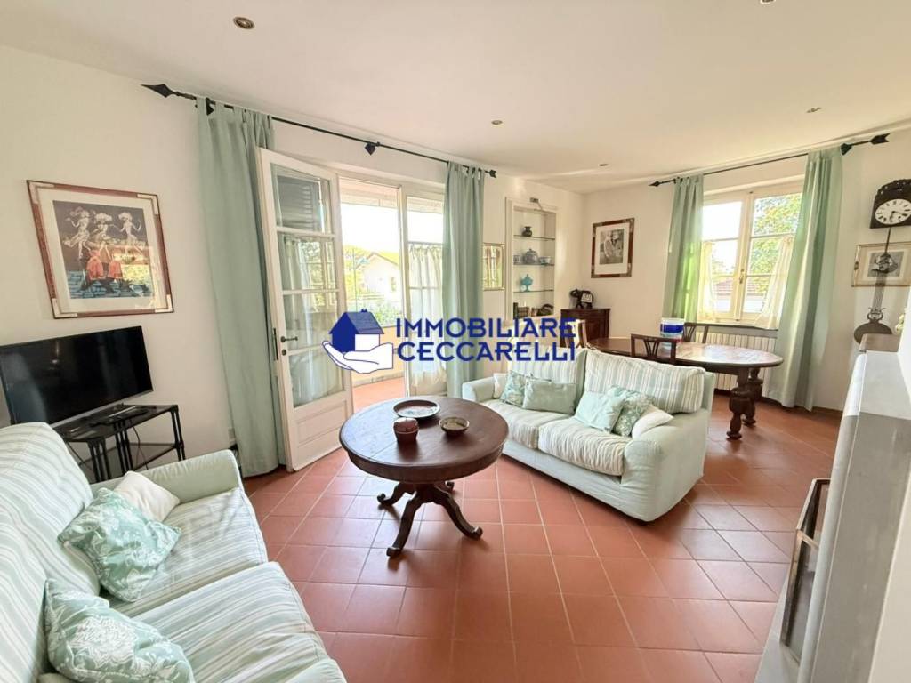 appartamento in affitto a Forte dei Marmi in zona Vittoria Apuana