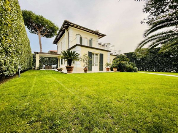 casa indipendente in affitto a Forte dei Marmi