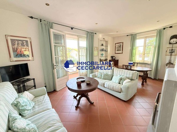 appartamento in affitto a Forte dei Marmi in zona Vittoria Apuana