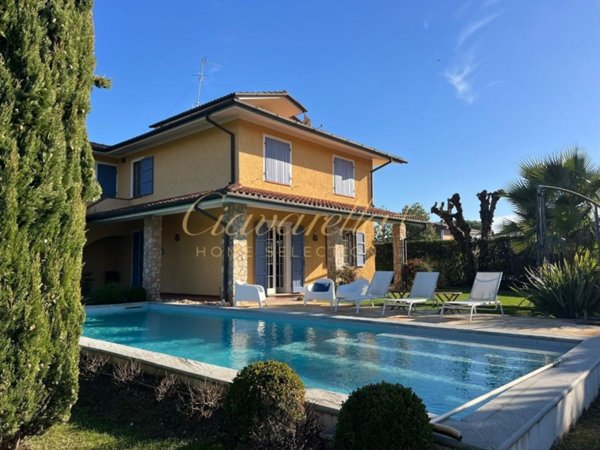 casa indipendente in affitto a Forte dei Marmi