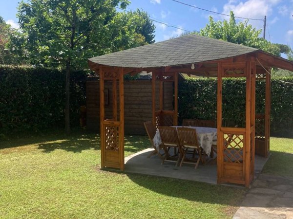casa indipendente in affitto a Forte dei Marmi in zona Vittoria Apuana
