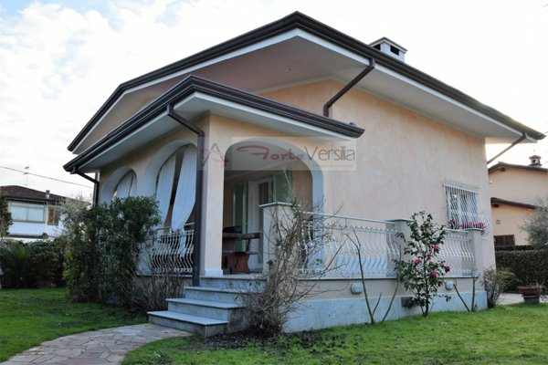 casa indipendente in affitto a Forte dei Marmi