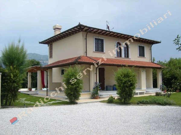 casa indipendente in affitto a Forte dei Marmi in zona Vaiana