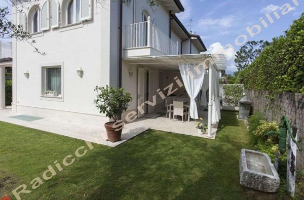 casa indipendente in affitto a Forte dei Marmi