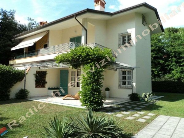 casa indipendente in affitto a Forte dei Marmi in zona Vittoria Apuana