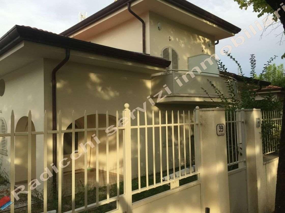 casa indipendente in affitto a Forte dei Marmi