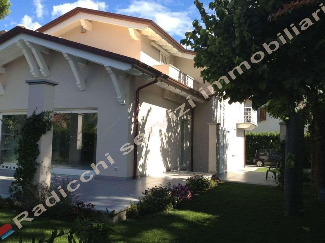 casa indipendente in affitto a Forte dei Marmi