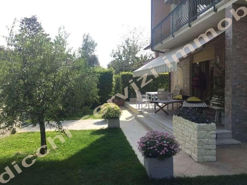 casa indipendente in affitto a Forte dei Marmi in zona Vittoria Apuana