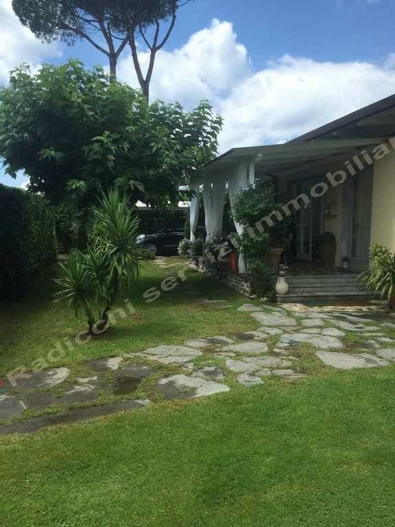 casa indipendente in affitto a Forte dei Marmi