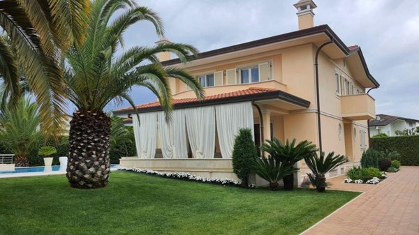 casa indipendente in affitto a Forte dei Marmi