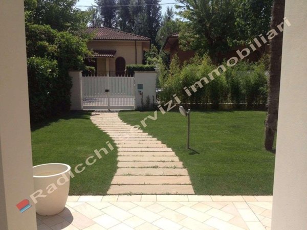 casa indipendente in affitto a Forte dei Marmi in zona Vittoria Apuana