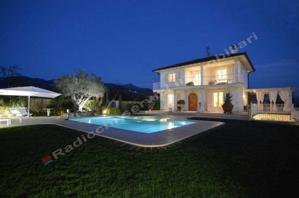 casa indipendente in affitto a Forte dei Marmi in zona Vaiana