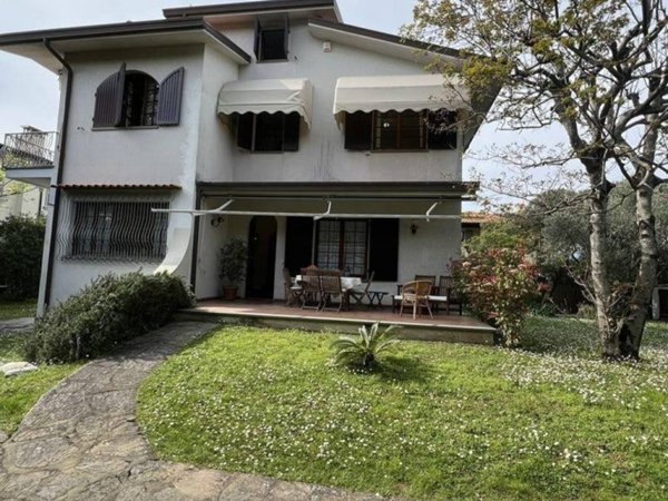 casa indipendente in affitto a Forte dei Marmi