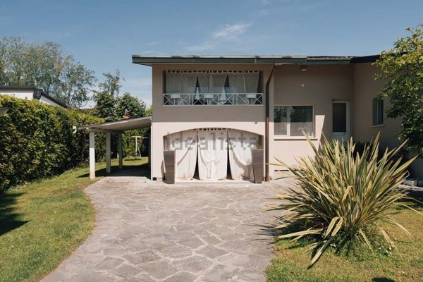 appartamento in affitto a Forte dei Marmi in zona Roma Imperiale
