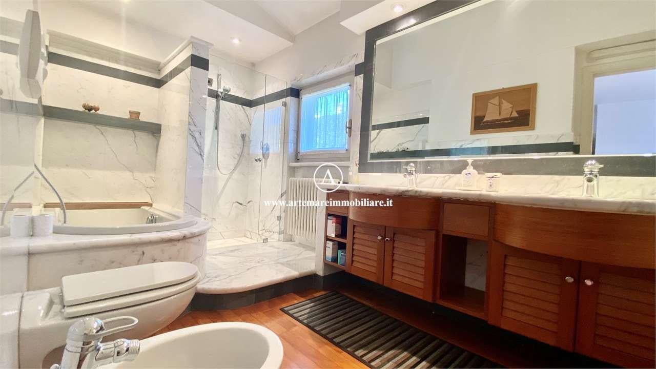 casa indipendente in affitto a Forte dei Marmi in zona Vittoria Apuana
