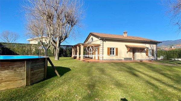 casa indipendente in affitto a Forte dei Marmi in zona Vittoria Apuana