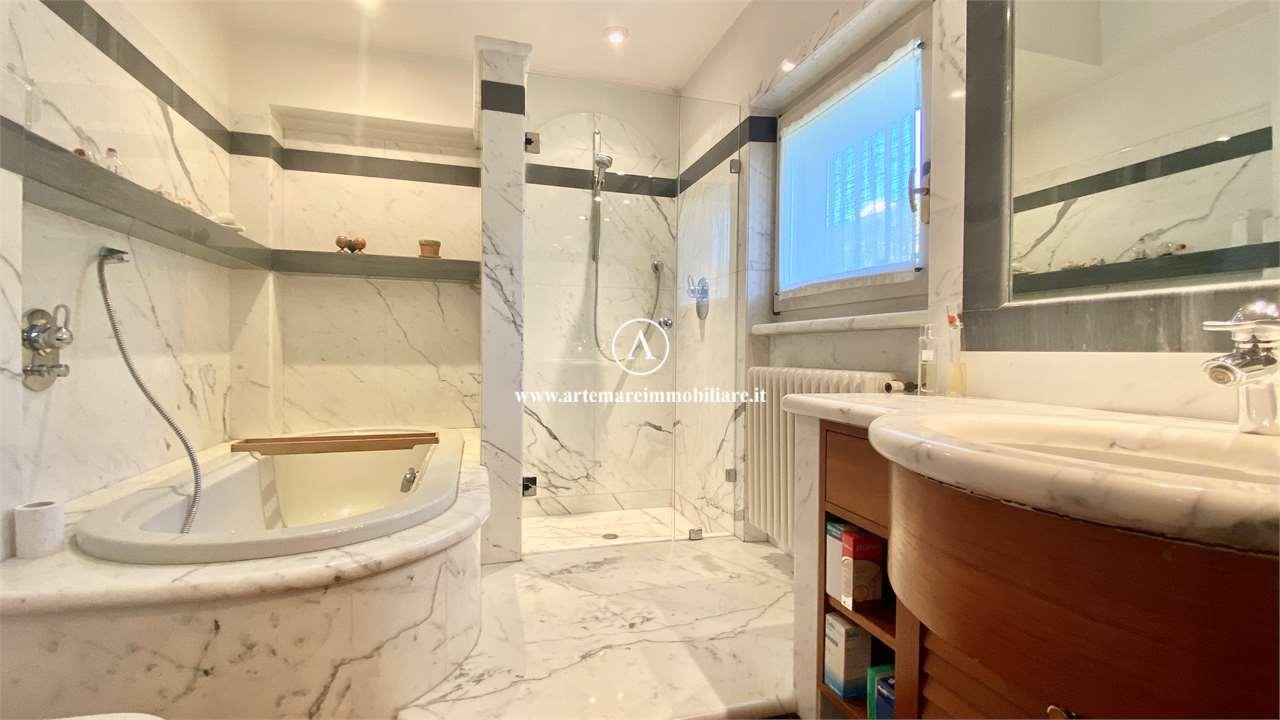 casa indipendente in affitto a Forte dei Marmi in zona Vittoria Apuana