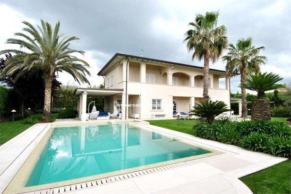 casa indipendente in affitto a Forte dei Marmi