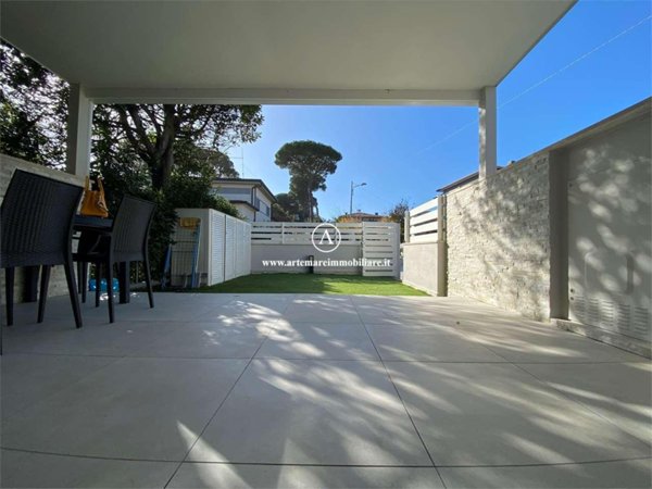 negozio in affitto a Forte dei Marmi