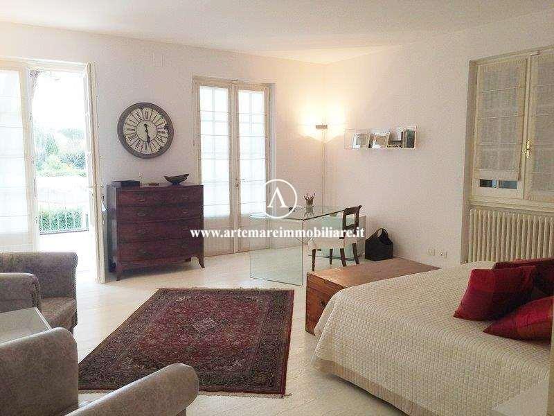 casa indipendente in affitto a Forte dei Marmi in zona Roma Imperiale