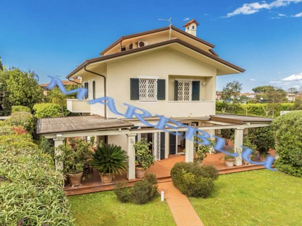 casa indipendente in affitto a Forte dei Marmi in zona Vittoria Apuana