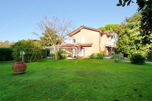 casa indipendente in affitto a Forte dei Marmi in zona Roma Imperiale