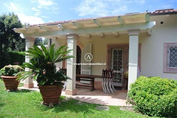 casa indipendente in affitto a Forte dei Marmi in zona Roma Imperiale
