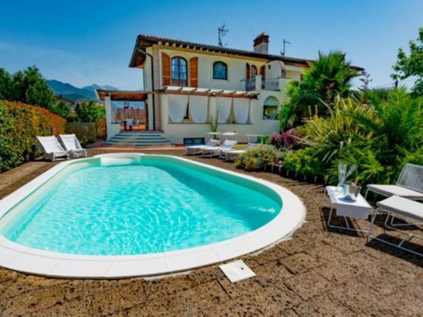 casa indipendente in affitto a Forte dei Marmi in zona Vaiana