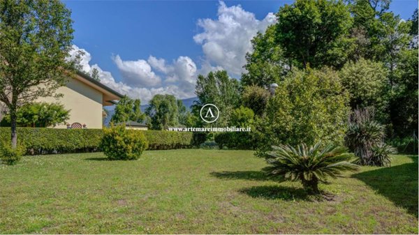 casa indipendente in affitto a Forte dei Marmi in zona Vittoria Apuana