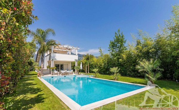 appartamento in affitto a Forte dei Marmi in zona Vaiana