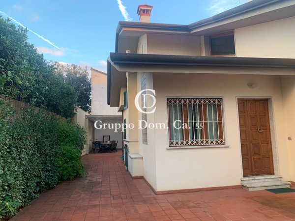 casa indipendente in affitto a Forte dei Marmi