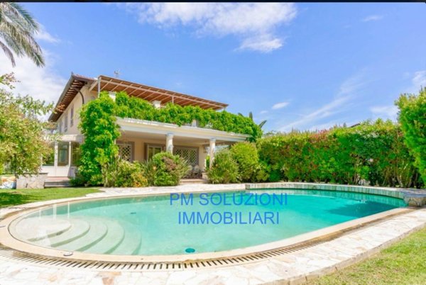 casa indipendente in affitto a Forte dei Marmi