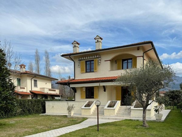 casa indipendente in affitto a Forte dei Marmi