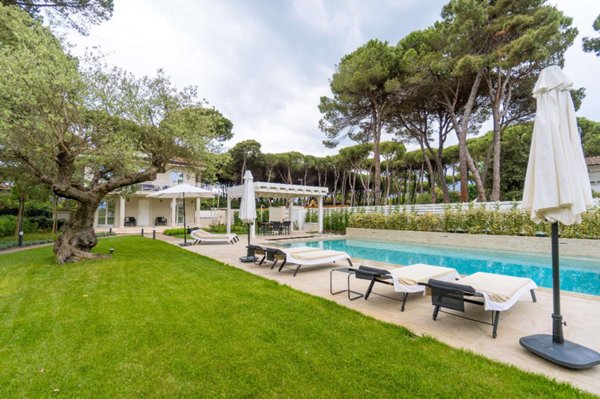 casa indipendente in affitto a Forte dei Marmi in zona Vittoria Apuana