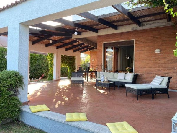 casa indipendente in affitto a Forte dei Marmi in zona Roma Imperiale