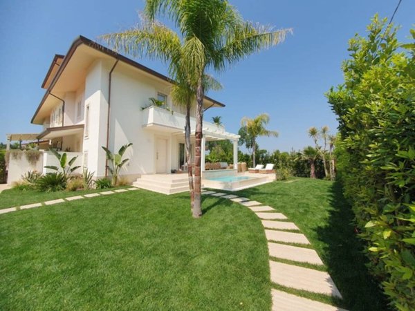 casa indipendente in affitto a Forte dei Marmi in zona Vittoria Apuana