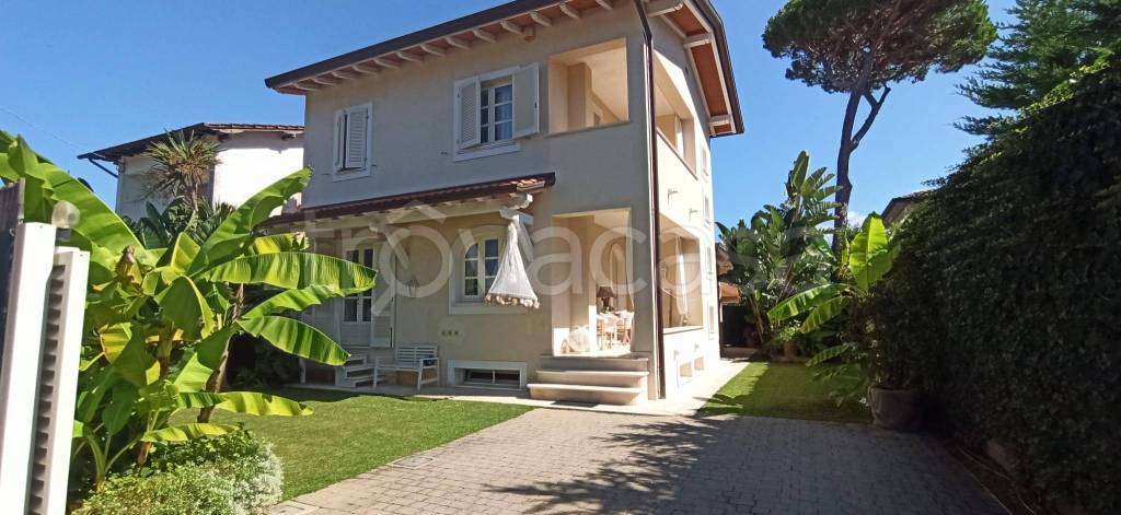 casa indipendente in affitto a Forte dei Marmi
