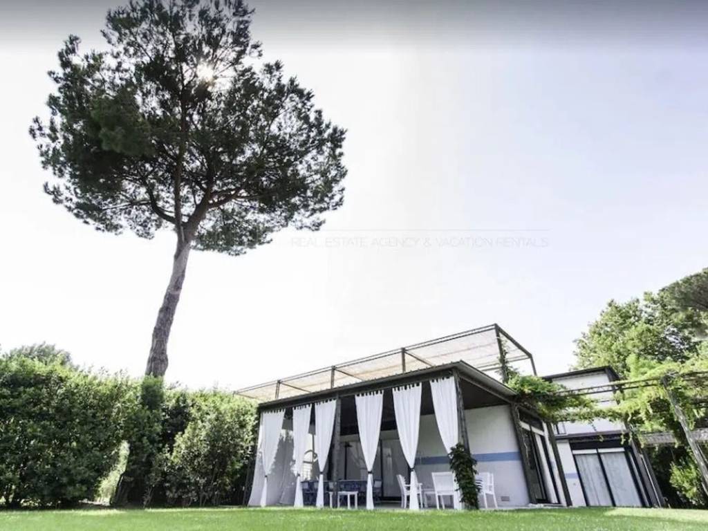 casa indipendente in affitto a Forte dei Marmi in zona Roma Imperiale